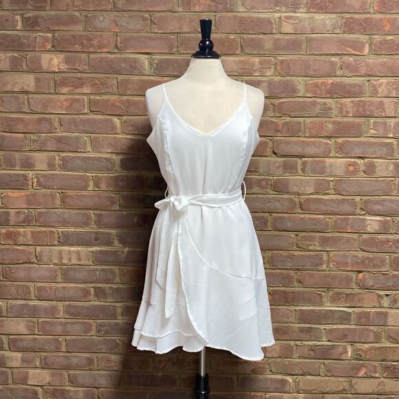 She+Sky White Faux Wrap Spaghetti Strap Dress Size Large NEW - Picture 2 of 7